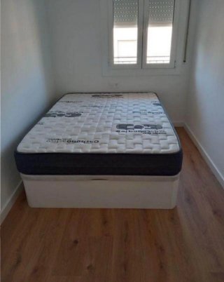 Canapés de madera con colchónes viscoelastico