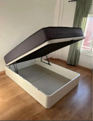 Canapés de madera con colchónes viscoelastico