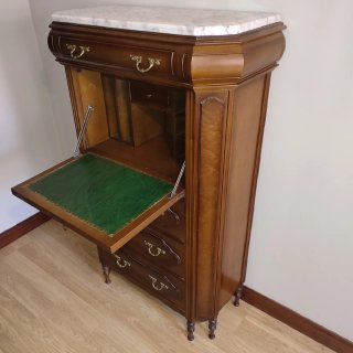 Secreter antiguo de madera y mármol
