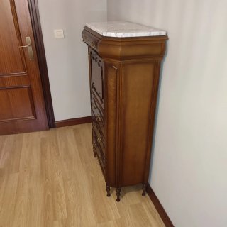 Secreter antiguo de madera y mármol