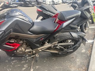 Zontes U125 Negra/Roja Moto Naked
