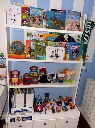 Estantería infantil para libros y juguetes