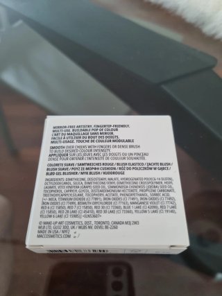 MAC Glow Play Cushiony Blush Nuovo