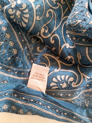 Foulard seda azul estampado