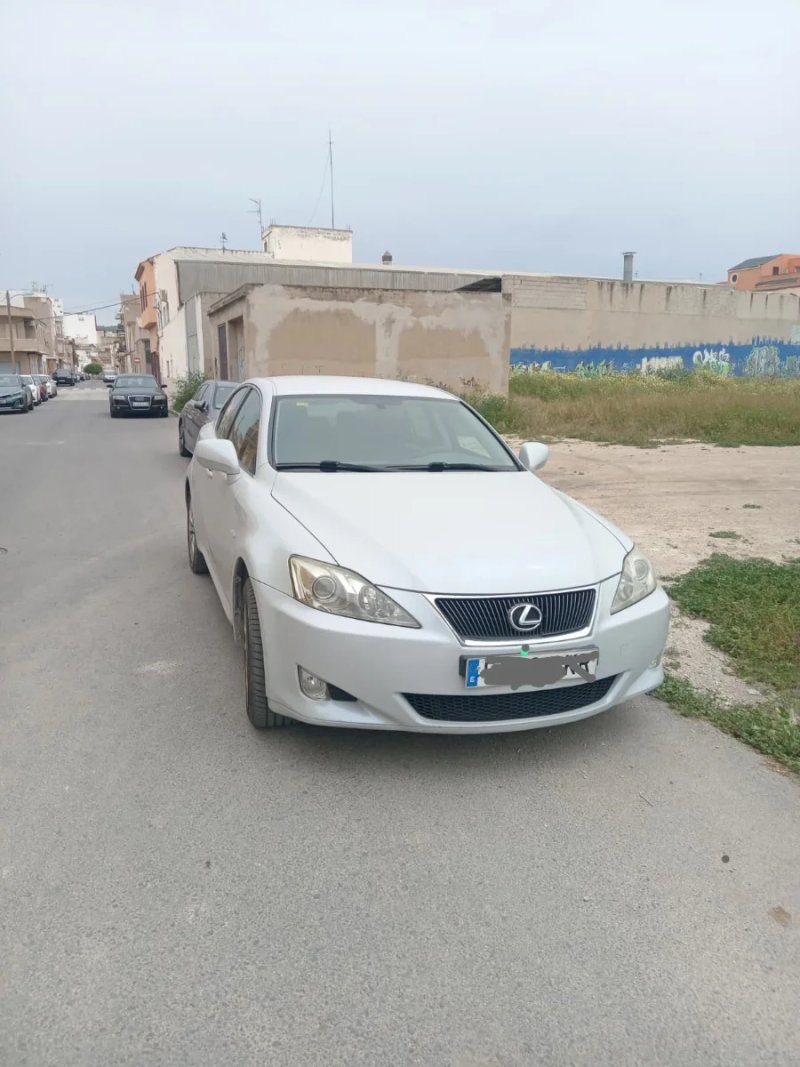 Lexus IS 2009 - foto 1