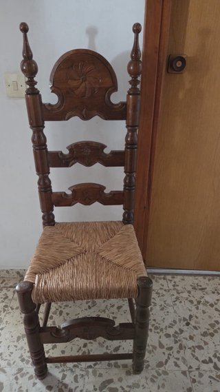 Conjunto mesa y sillas madera oscura