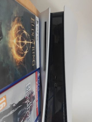 Consola PlayStation 5 + 3 Juegos + soporte