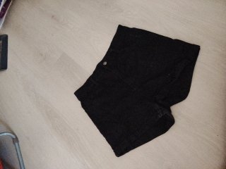 Pantalones cortos rojos con cremallera