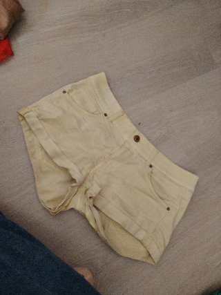 Pantalones cortos rojos con cremallera