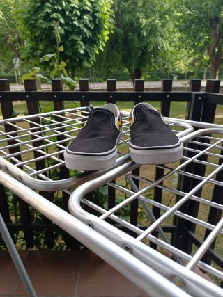 Zapatillas Vans Talla 37 con Diseño de Llamas