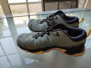 2 mejor que 1. Zapatos Halti y Salomon.