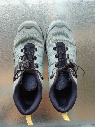 2 mejor que 1. Zapatos Halti y Salomon.