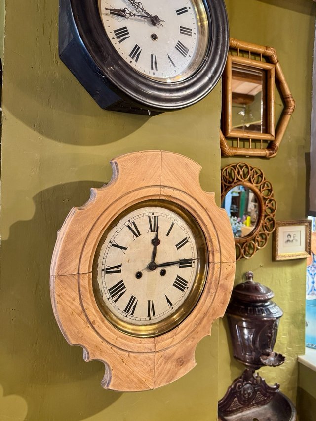 Reloj antiguo de cuerda restaurado
