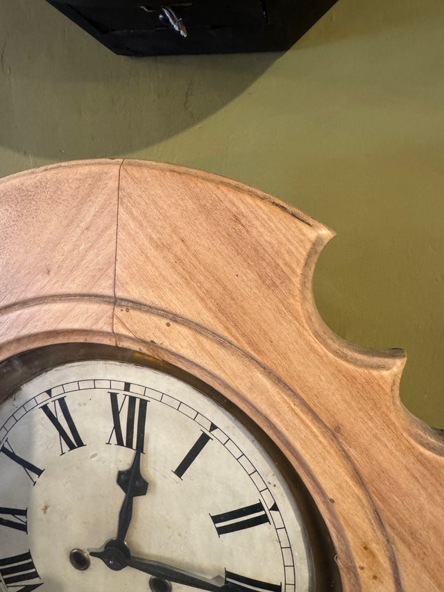 Reloj antiguo de cuerda restaurado