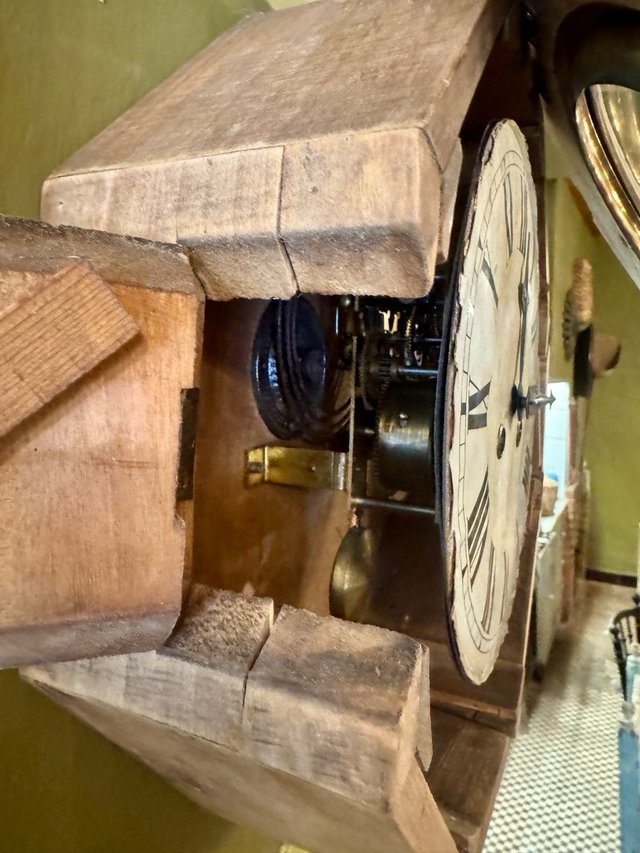 Reloj antiguo de cuerda restaurado