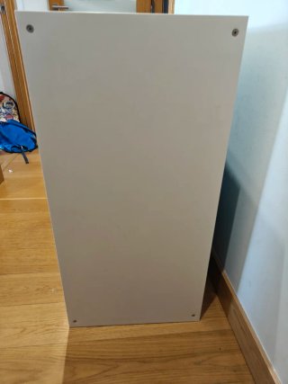 Mueble Ikea blanco puertas turquesa y blancas