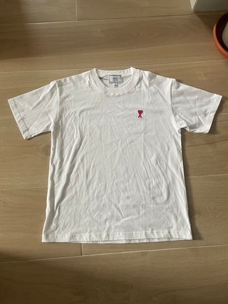 Camiseta Ami Blanca Corazón Rojo