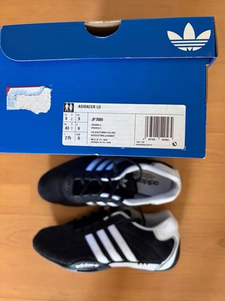 Zapatillas Adidas Negras y Blancas Talla 43.5