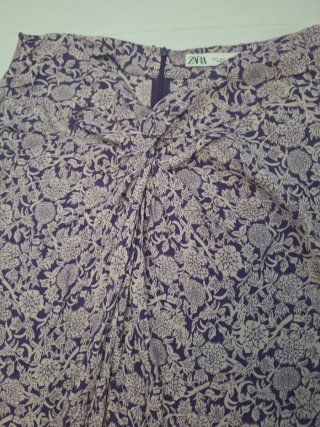 Falda Zara Estampada Morado y Beige