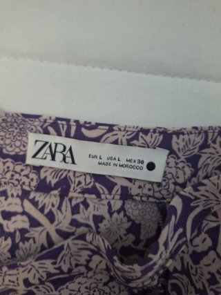 Falda Zara Estampada Morado y Beige