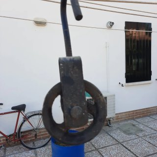 Maniglia ed altro  dim 11in ferro battuto artigian