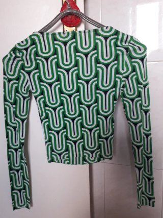 Camiseta AMISU manga larga estampado geométrico