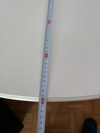 Mesa de cocina blanca con 4 sillas