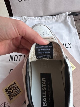 Golden Goose Ballstar Sneakers Blancas y Negras