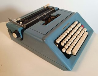 Máquina de escribir Olivetti Studio 46