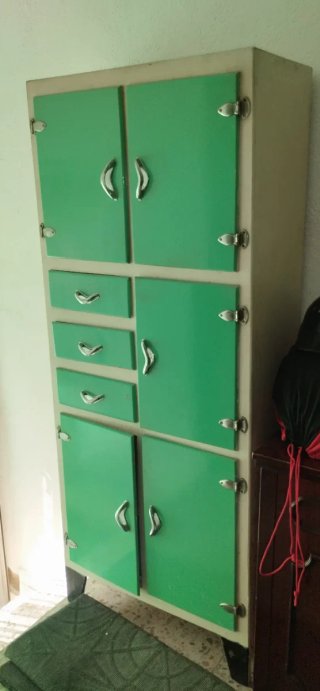Mueble Alacena vintage verde y beige