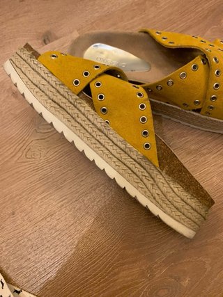 Sandalias Oxigeno,color mostaza
