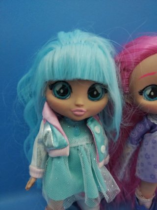Bambole bimba con capelli azzurri e rosa