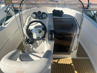 Quicksilver 635 Commander
