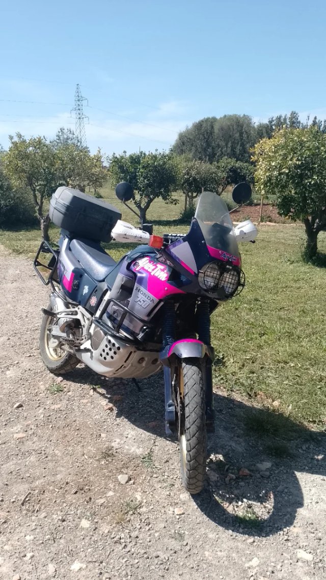 Honda XRV 750 Africa Twin RD04