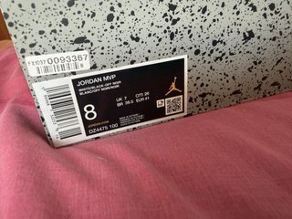 Zapatillas Jordan Air Negras y Blancas