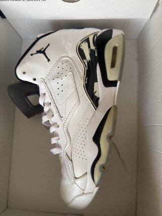 Zapatillas Jordan Air Negras y Blancas