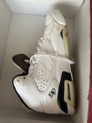 Zapatillas Jordan Air Negras y Blancas