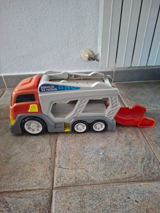 Camión transportador de coches de juguete