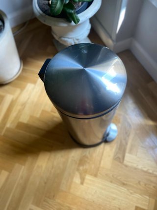 Cubo basura metálico con pedal