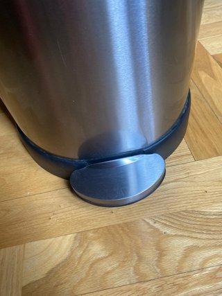 Cubo basura metálico con pedal