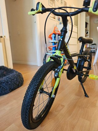 Bicicleta B-Twin Dark Hero 500