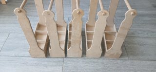 Supporto in legno per bottiglie di vino