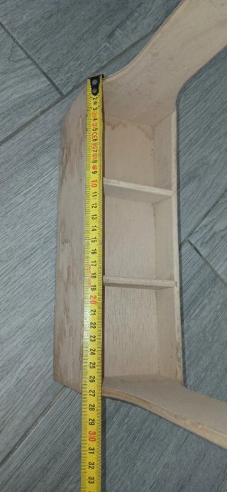 Supporto in legno per bottiglie di vino
