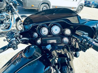 Harley Davidson Street Glide 2013 Negra - custom