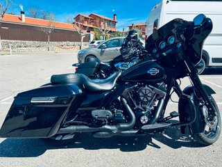 Harley Davidson Street Glide 2013 Negra - custom