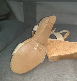 Sandalias cuña Vives beige/dorado Talla 37