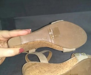 Sandalias cuña Vives beige/dorado Talla 37