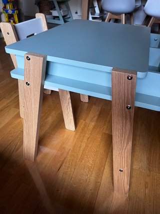 Escritorio infantil con silla