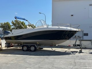 Quicksilver 720 con Yamaha 200cv