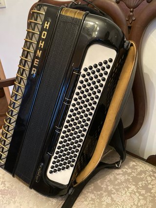 Acordeón HOHNER Atlantic IV 120 Bajos
